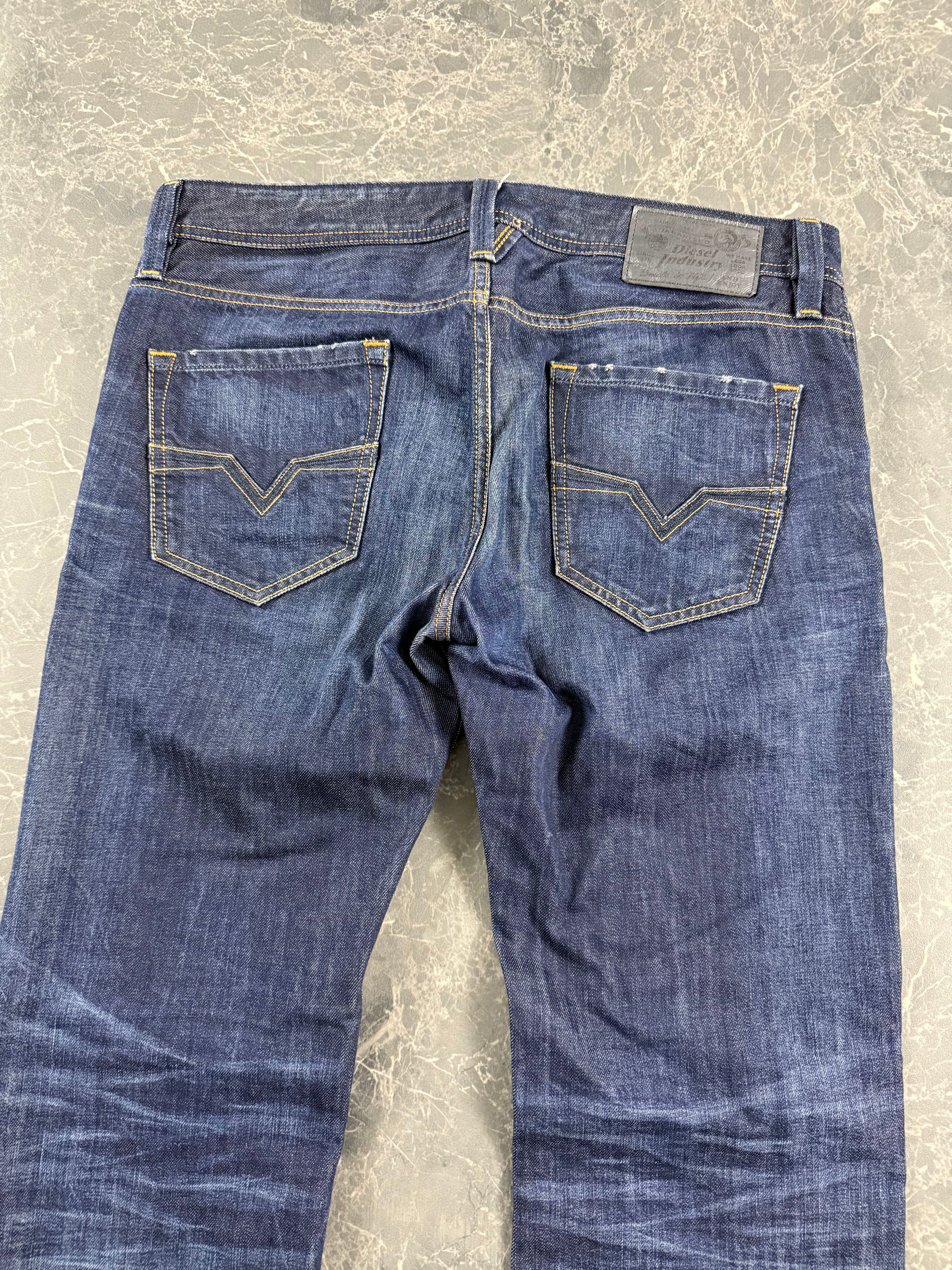 Armani Jeans (M)